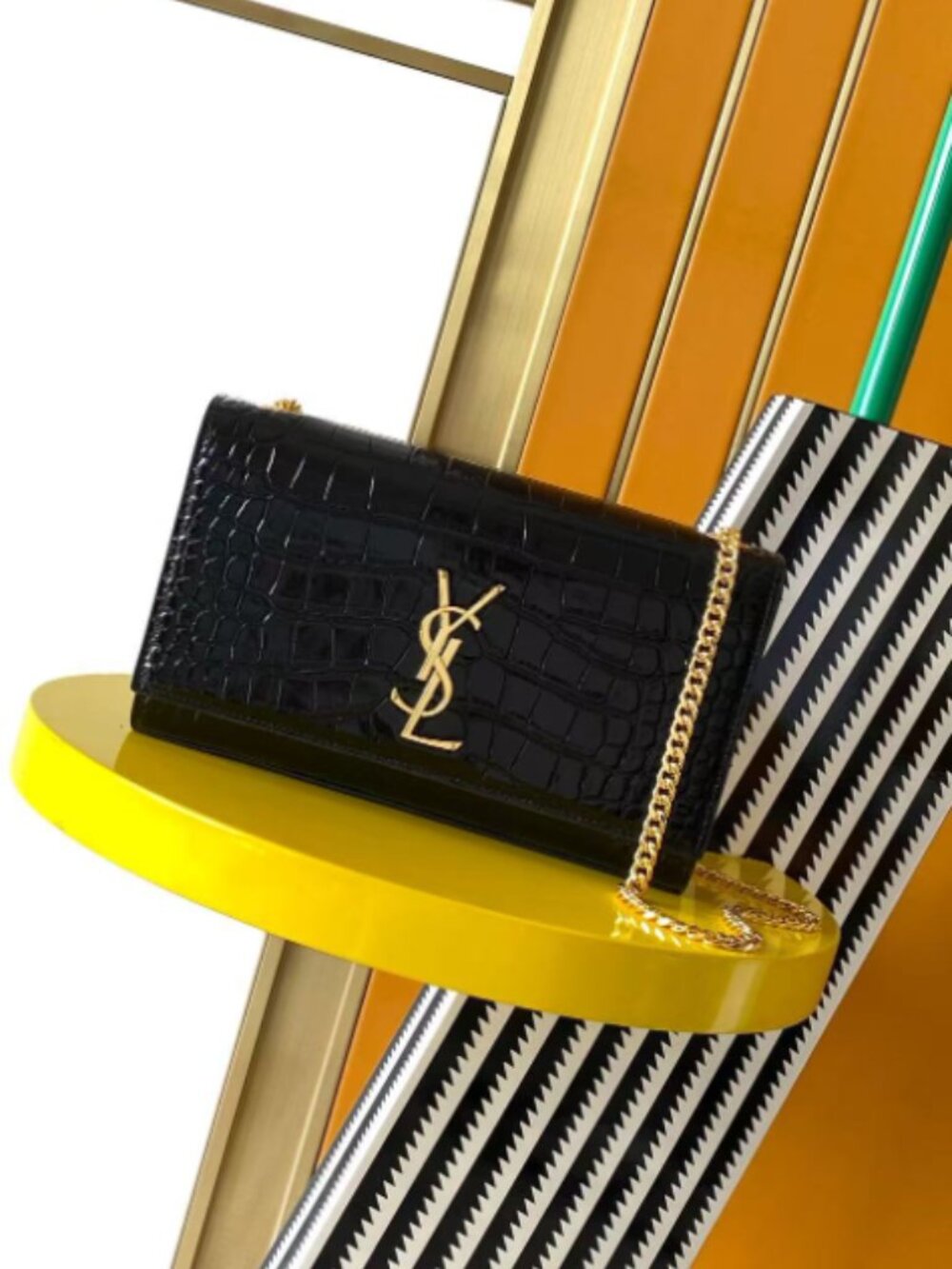 Pre-Loved Yves Saint Laurent Black Handbag